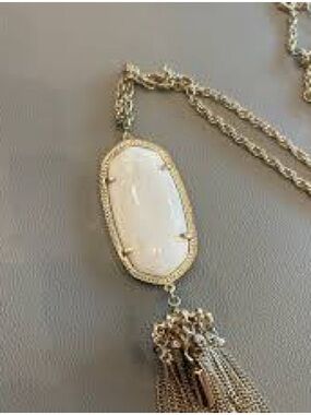 Kendra Scott Rayne Necklace Gold/Ivory Mother Of Pearl Necklace EUC